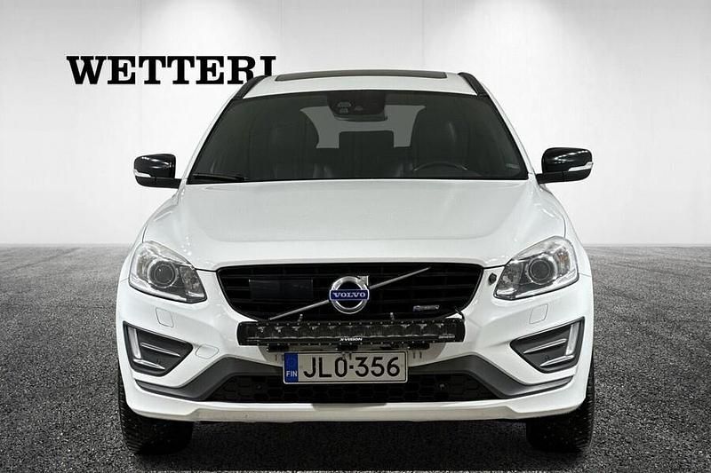 Käytetty Volvo XC60 Business Edition 215 HP (158 kW) 2014 Valkoinen Katumaasturi