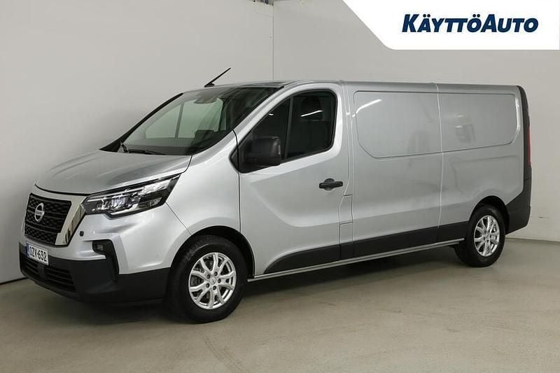 Käytetty Nissan Primastar N-Connecta 150 HP (110 kW) 2023 Harmaa Tila-auto