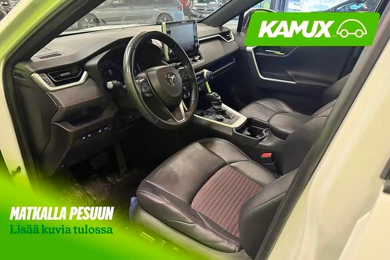 Käytetty Toyota RAV4 Hybrid Edition 185 HP (136 kW) 2021 Valkoinen Katumaasturi
