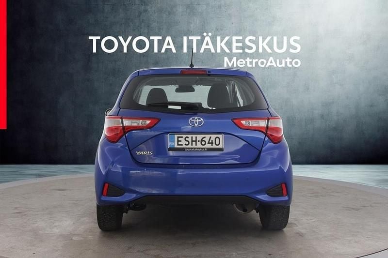 Käytetty Toyota Yaris Life 72 HP (52 kW) 2020 Sininen Viistoperä