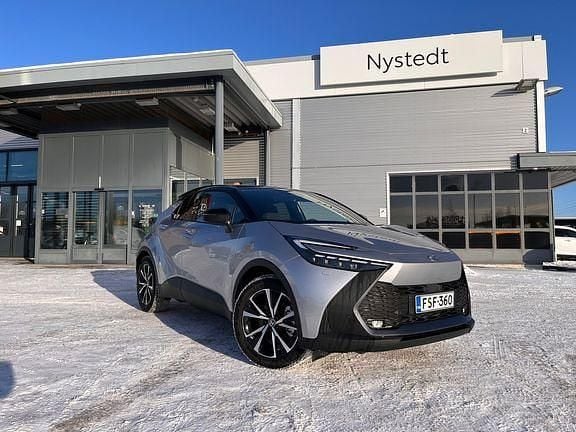 Käytetty Toyota C-HR Edition 223 HP (164 kW) 2025 2vu silver metallic Katumaasturi