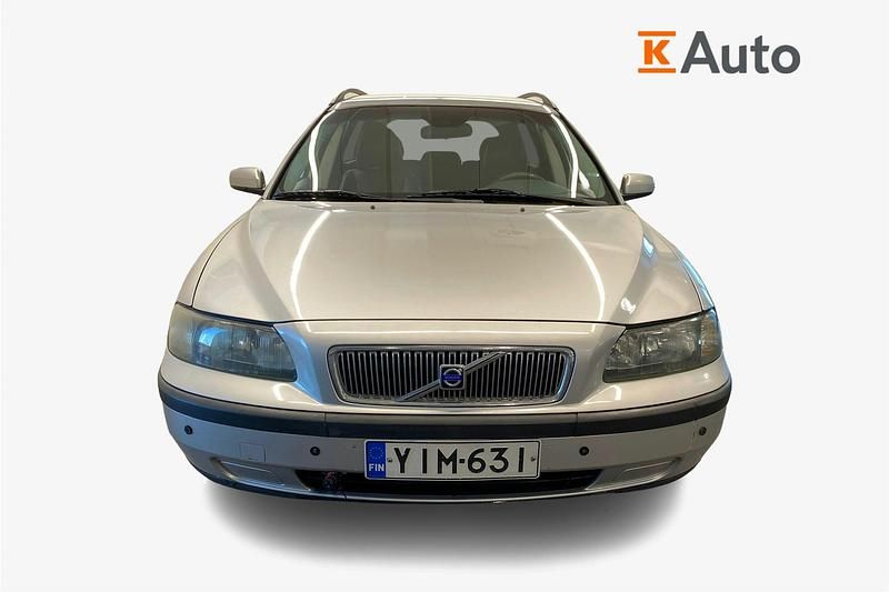 Käytetty Volvo V70 161 HP (118 kW) 2004 Harmaa Farmari