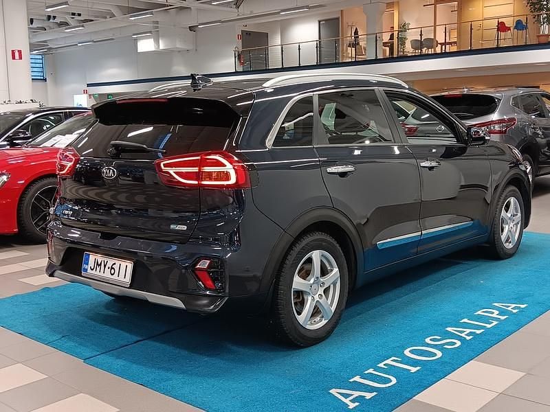 Käytetty Kia Niro Premium 140 HP (102 kW) 2020 Sininen Katumaasturi