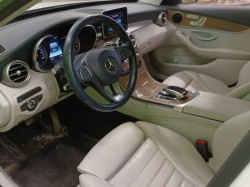 Käytetty Mercedes C350e Business 211 HP (155 kW) 2016 Valkoinen Farmari