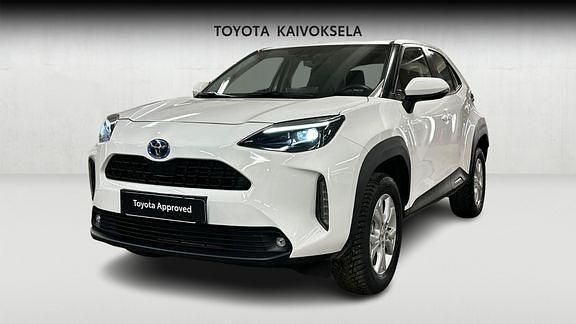 Valkoinen Käytetty 2024 Toyota Yaris Cross Active Katumaasturi | 29 900 € (Perustarjous) - Kuva 1/4