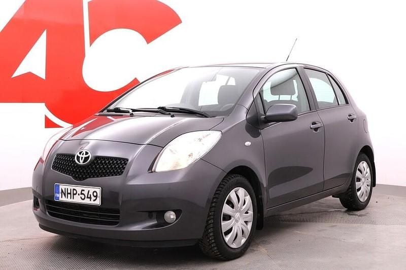 Harmaa Käytetty 2008 Toyota Yaris Viistoperä | 7 490 € (Perustarjous) - Kuva 1/4