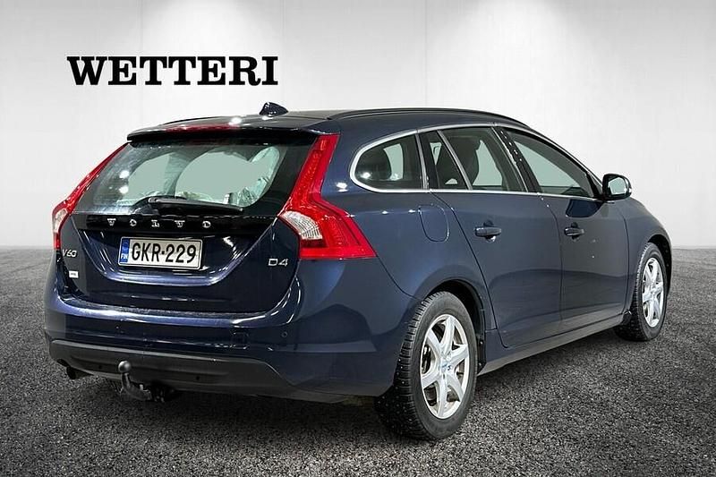 Käytetty Volvo V60 Momentum 163 HP (119 kW) 2013 Sininen Farmari