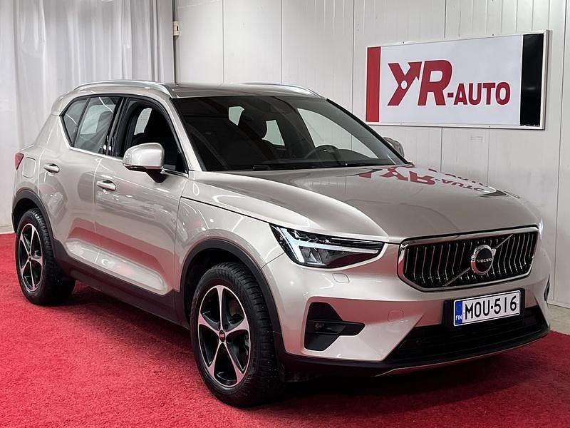Käytetty Volvo XC40 Plus 211 HP (155 kW) 2023 Katumaasturi