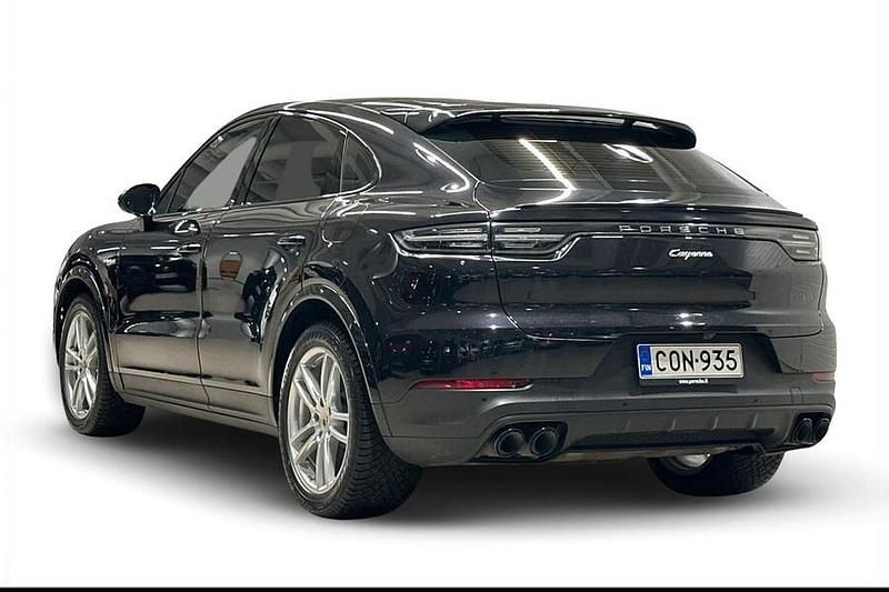 Käytetty Porsche Cayenne Sport 462 HP (339 kW) 2020 Met. musta Katumaasturi