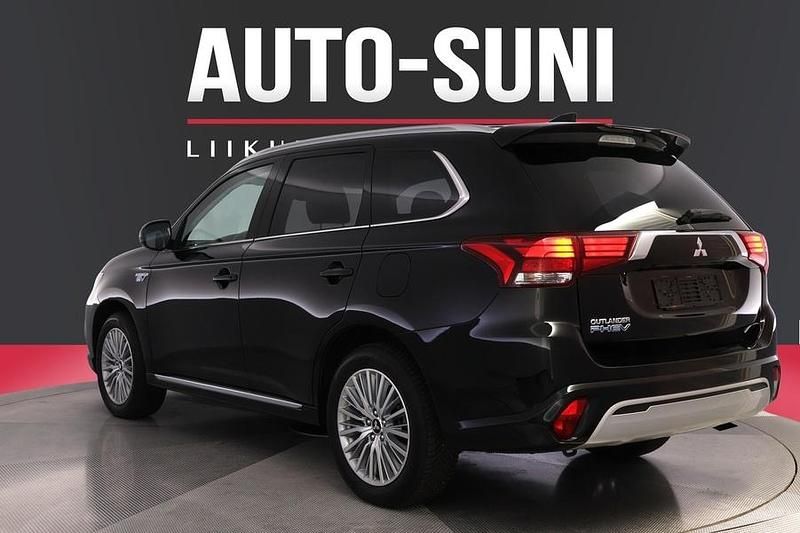 Käytetty Mitsubishi Outlander P-HEV Intense 135 HP (99 kW) 2020 Katumaasturi