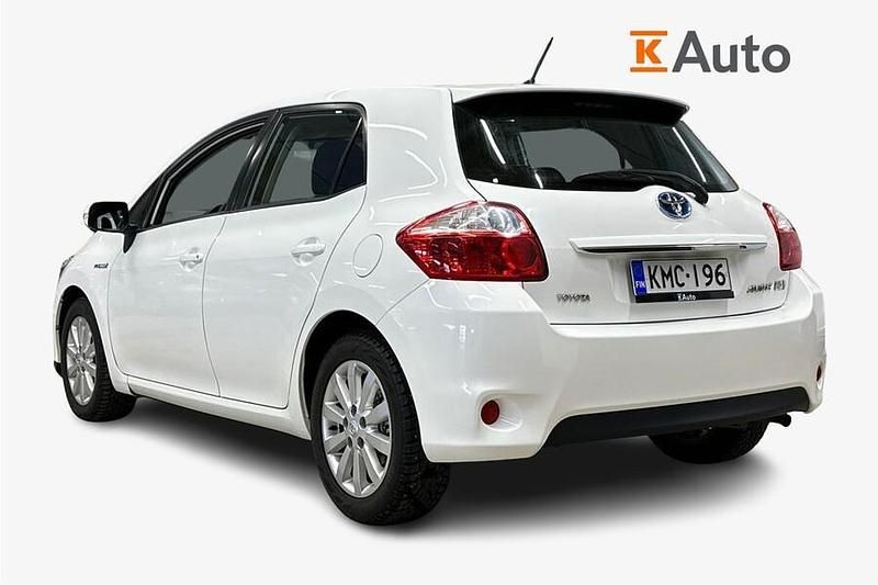 Käytetty Toyota Auris Hybrid Sol 99 HP (72 kW) 2012 Valkoinen Viistoperä