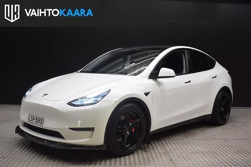 Käytetty 2022 Tesla Model Y Performance Katumaasturi | 35 600 € (Perustarjous) - Kuva 1/3