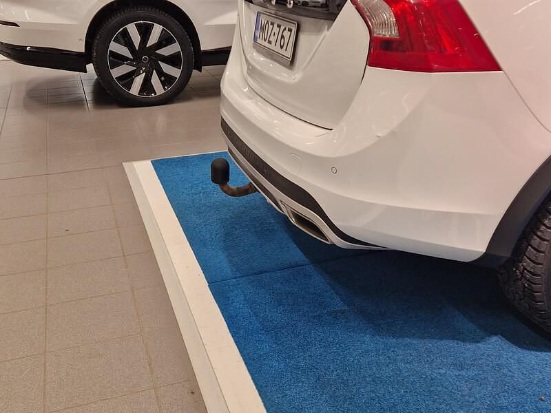 Käytetty Volvo V60 CC Momentum 190 HP (139 kW) 2016 Valkoinen Farmari