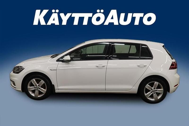 Käytetty VW Golf VIII Highline 131 HP (96 kW) 2020 Valkoinen Viistoperä