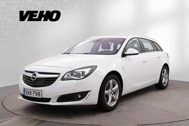 Valkoinen Käytetty 2016 Opel Insignia Edition Farmari | 11 800 € (Perustarjous) - Kuva 1/4