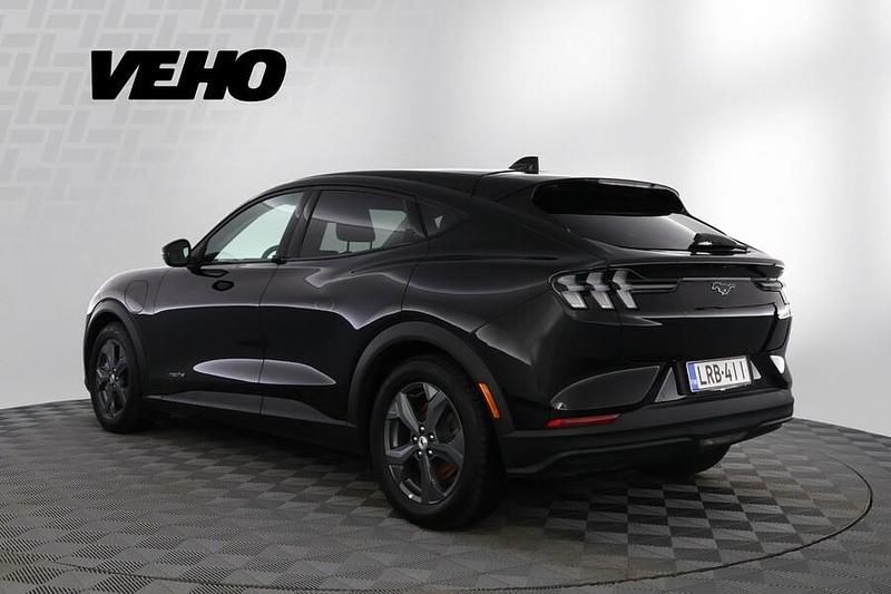 Käytetty Ford Mustang Mach-E 202 kW (276 HP) 2021 Musta Katumaasturi