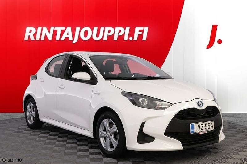Käytetty Toyota Yaris Hybrid Active 116 HP (85 kW) 2020 Valkoinen Viistoperä