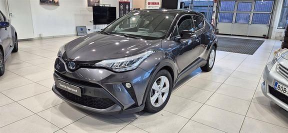Harmaa Käytetty 2020 Toyota C-HR Katumaasturi | 22 900 € (Perustarjous) - Kuva 1/4