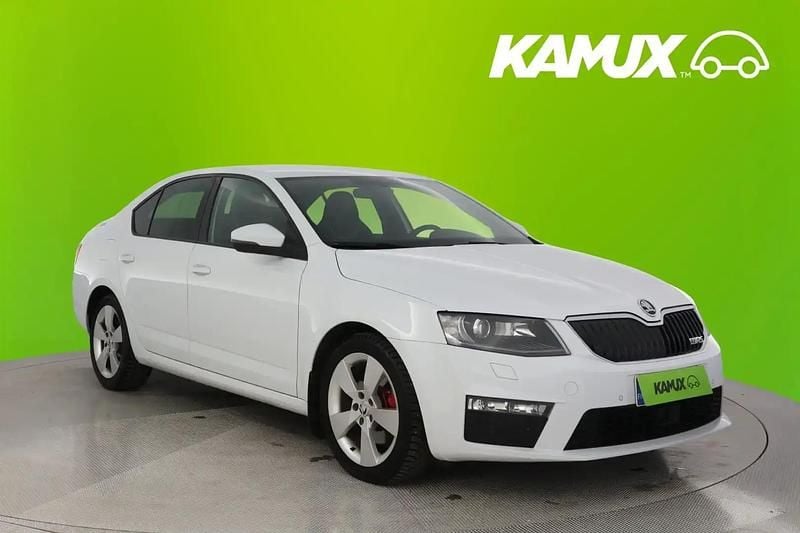 Valkoinen Käytetty 2017 Skoda Octavia RS Sedan | 11 890 € (Hyvä tarjous) - Kuva 1/4
