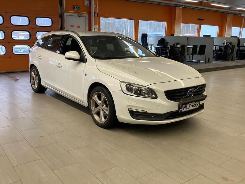 Käytetty 2016 Volvo V60 Ocean Race Farmari | 14 880 € (Hyvä tarjous) - Kuva 1/4