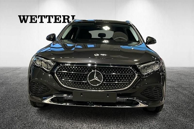 Käytetty Mercedes E300 Business 197 HP (144 kW) 2025 Harmaa Farmari