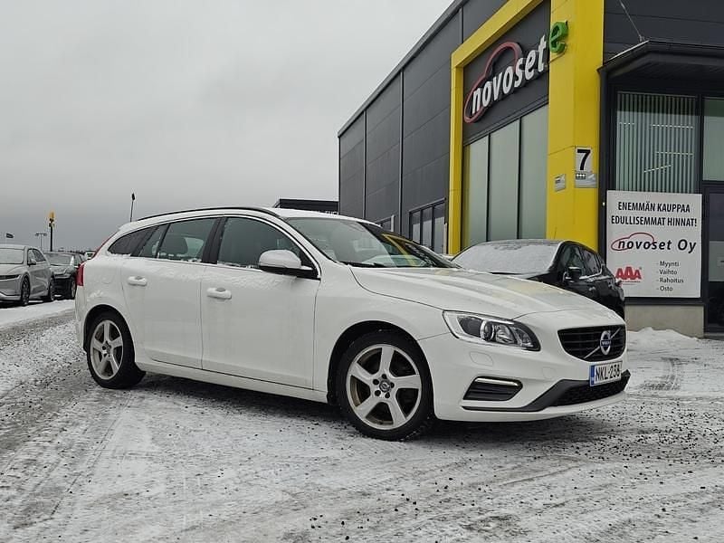 Käytetty Volvo V60 Business Edition 190 HP (139 kW) 2017 Valkoinen Farmari