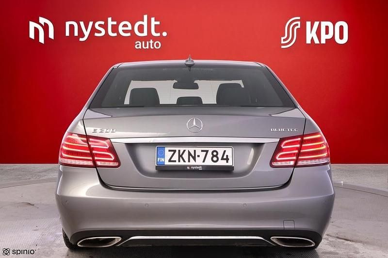 Käytetty Mercedes E200 Business 136 HP (100 kW) 2015 Sedan