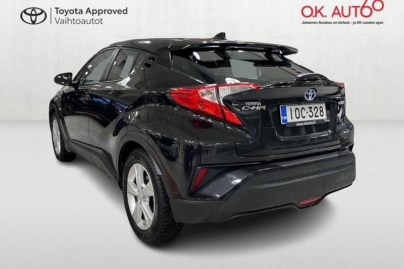 Käytetty Toyota C-HR Active 122 HP (89 kW) 2018 209 Katumaasturi
