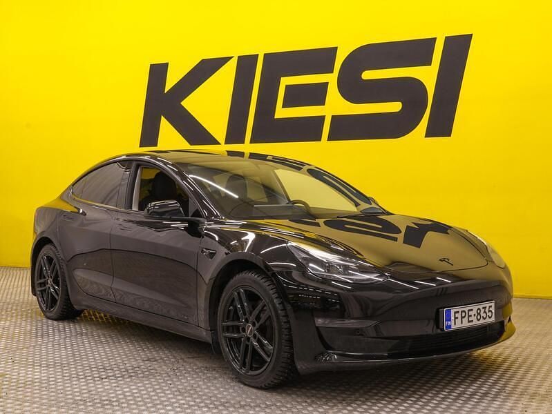 Käytetty 2021 Tesla Model 3 Sedan | 26 890 € (Perustarjous) - Kuva 1/2