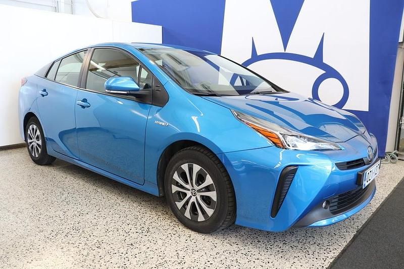 Sininen Käytetty 2022 Toyota Prius Active Viistoperä | 24 900 € - Kuva 1/4