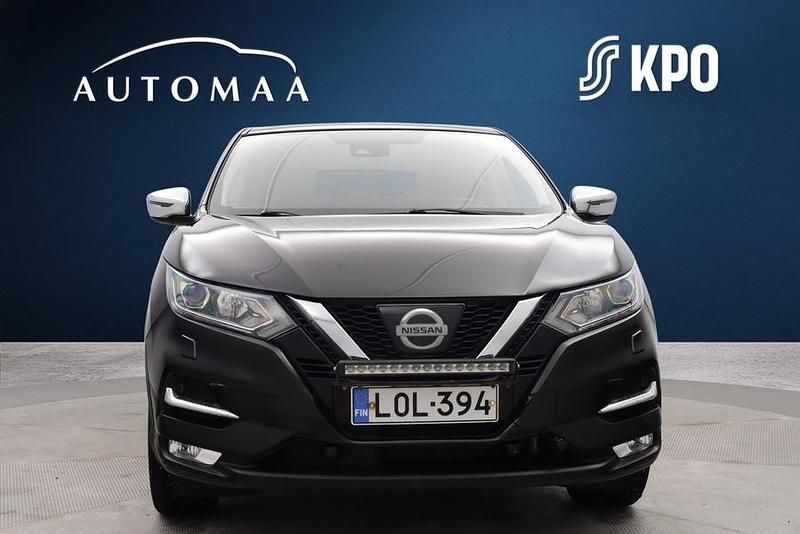 Käytetty Nissan Qashqai N-Connecta 116 HP (85 kW) 2018 Musta Katumaasturi