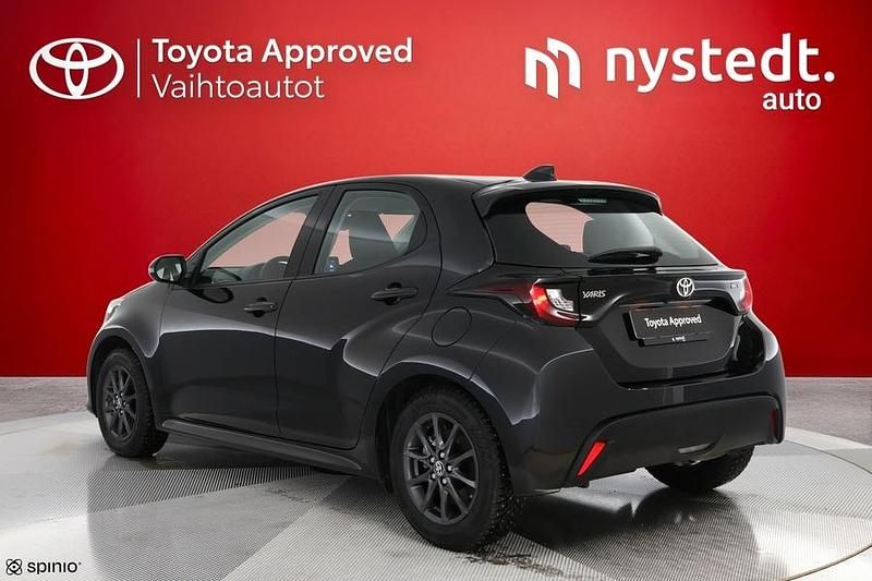 Käytetty Toyota Yaris Hybrid 116 HP (85 kW) 2024 Musta Viistoperä