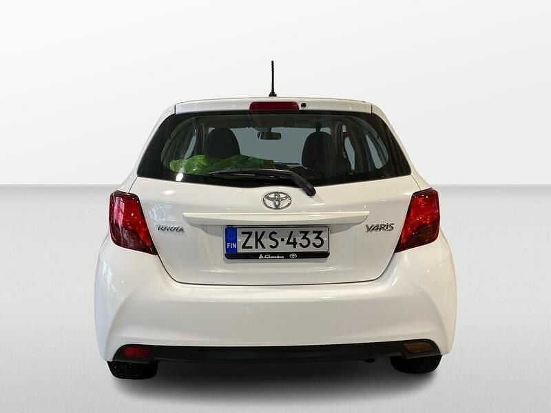 Käytetty Toyota Yaris Active 99 HP (72 kW) 2015 Valkoinen Viistoperä