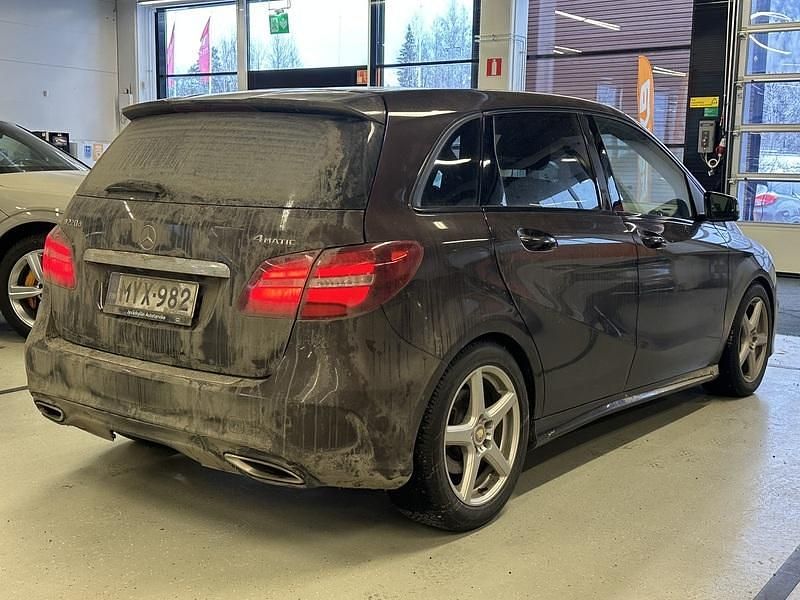 Käytetty Mercedes B200 AMG 177 HP (130 kW) 2016 Tila-auto
