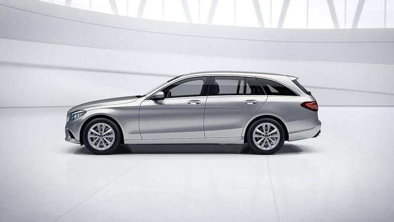 Käytetty Mercedes C300 Avantgarde 245 HP (180 kW) 2019 Harmaa Farmari