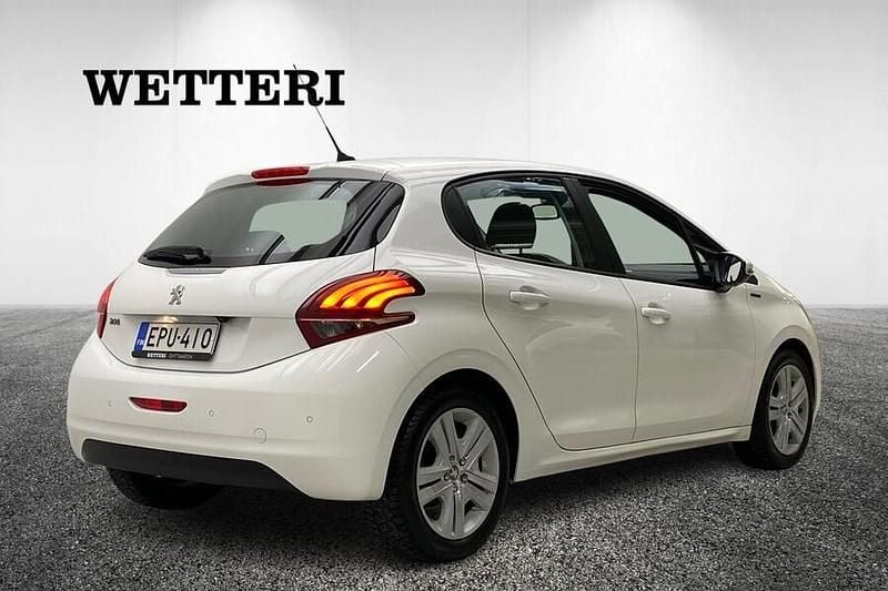 Käytetty Peugeot 208 Signature Sky 83 HP (61 kW) 2018 Valkoinen Viistoperä