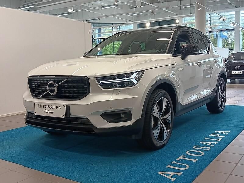 Käytetty 2022 Volvo XC40 R-Design Katumaasturi | 37 800 € (Hieman kallis) - Kuva 1/4