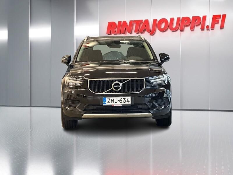 Käytetty Volvo XC40 Momentum 190 HP (139 kW) 2018 Katumaasturi