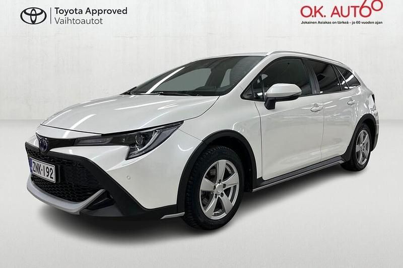Valkoinen Käytetty 2020 Toyota Corolla Farmari | 22 500 € (Perustarjous) - Kuva 1/4