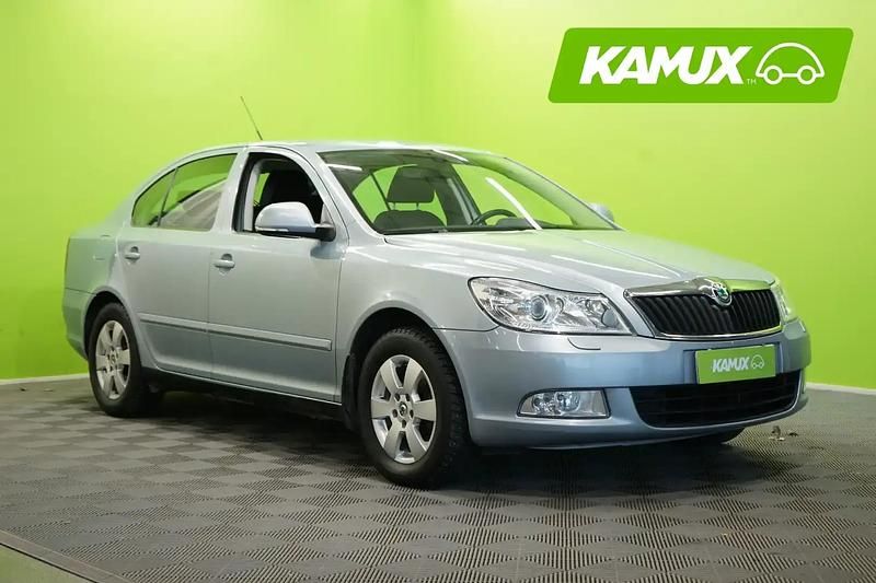 Sininen Käytetty 2011 Skoda Octavia Elegance Sedan | 3 900 € (Perustarjous) - Kuva 1/4