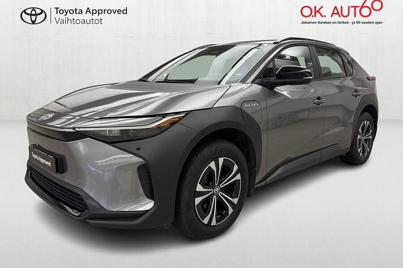 Käytetty Toyota bZ4X Active 160 kW (218 HP) 2023 Katumaasturi