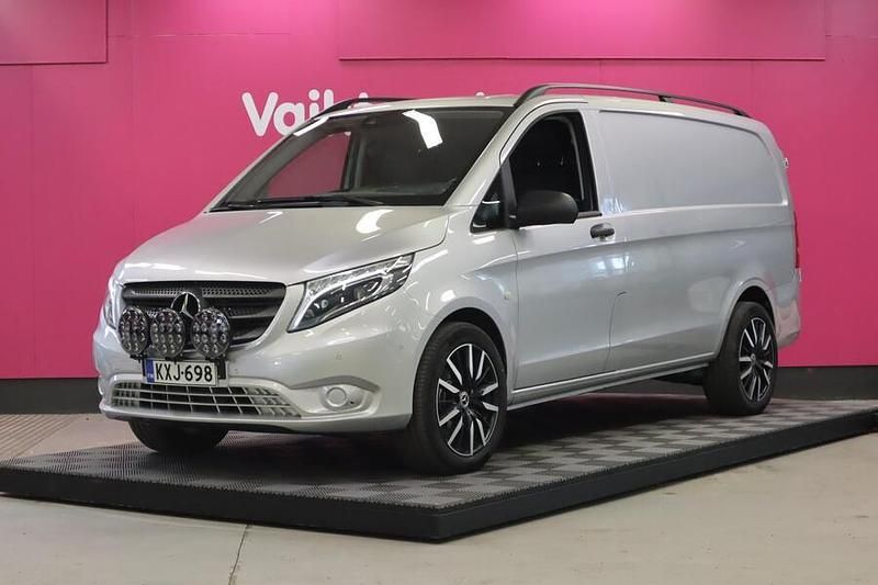 Käytetty Mercedes Vito 190 HP (139 kW) 2018 Van