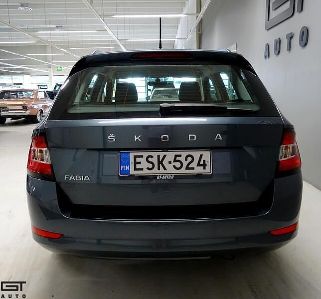 Käytetty Skoda Fabia Ambition 95 HP (69 kW) 2022 Viistoperä