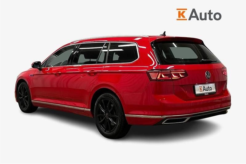 Käytetty VW Passat Executive 218 HP (160 kW) 2022 Punainen Farmari