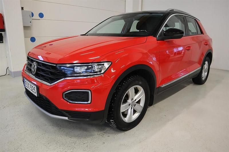 Käytetty VW T-Roc Sport 150 HP (110 kW) 2020 Punainen Katumaasturi
