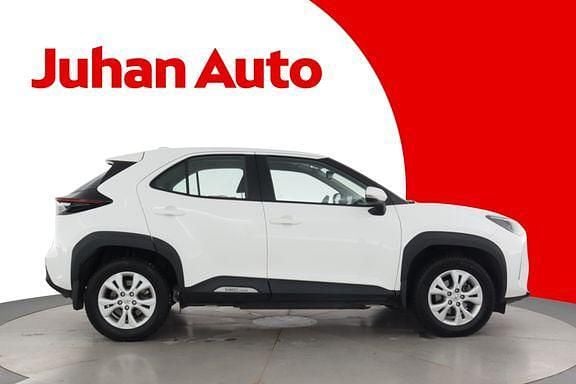 Käytetty Toyota Yaris Cross Active 116 HP (85 kW) 2022 Valkoinen Katumaasturi