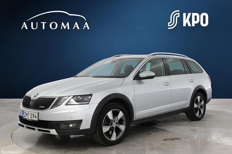 Harmaa Käytetty 2019 Skoda Octavia Farmari | 19 400 € (Perustarjous) - Kuva 1/3