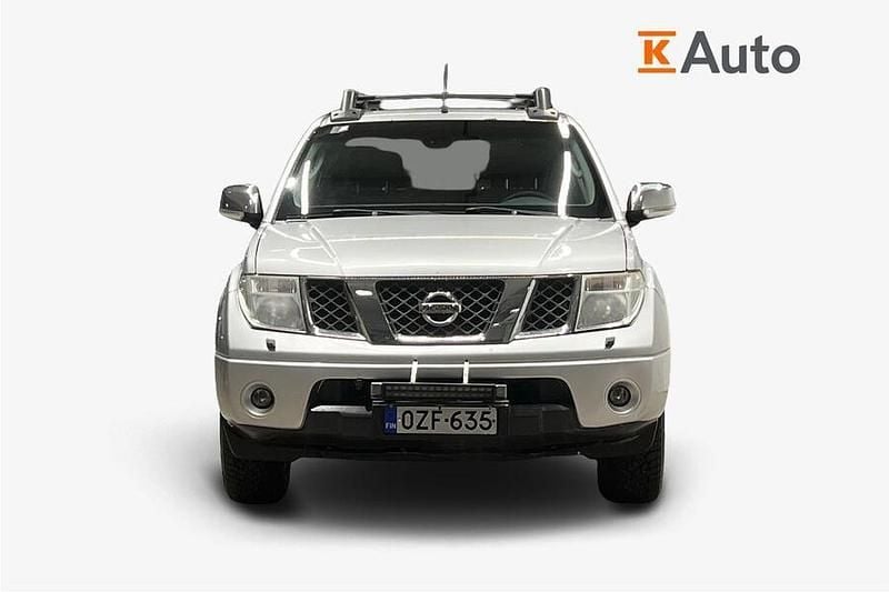 Käytetty Nissan Navara 171 HP (125 kW) 2009 Hopea Nouto