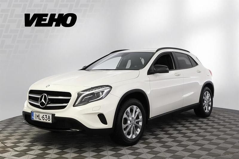 Käytetty Mercedes GLA180 Urban 122 HP (89 kW) 2016 Valkoinen Katumaasturi