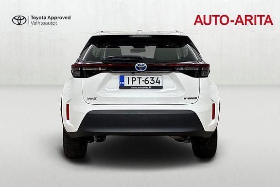 Käytetty Toyota Yaris Cross Active 116 HP (85 kW) 2022 Valkoinen Katumaasturi